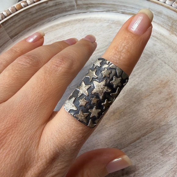Silver Star Pattern Ring - Picture 1 of 5
